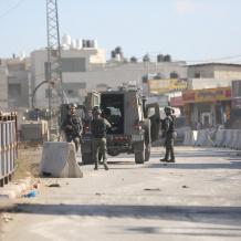 حملة اقتحامات وتحقيقات واعتقالات بالضفة وإصابة شاب بالقدس