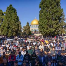 70 ألفا يؤدون صلاة الجمعة في المسجد الأقصى