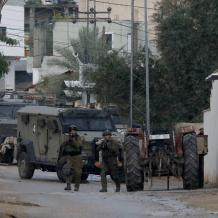 قوات الاحتلال تقتحم علار وصيدا وبلعا بطولكرم وتنفذ حملة مداهمات واعتقالات واسعة