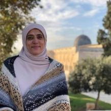 الاحتلال يُسلّم مقدسية قرارا بمنع السفر