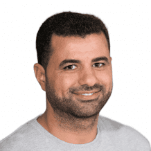 باحث فلسطيني يحصل على تكريم دولي من دار النشر "Elsevier"