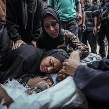 33 شهيدا في قطاع غزة منذ فجر اليوم بينهم 9 من منتظري المساعدات