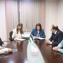 "الإحصاء" ومركز دراسات أرض فلسطين بالجامعة الأميركية ببيروت يوقعان مذكرة تفاهم