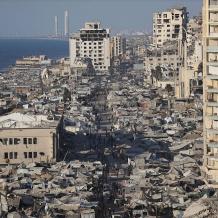 إسرائيل تواصل خرق الهدنة: قصف ونسف في غزة وتحذيرات أممية من كارثة إنسانية