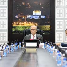 مجلس الوزراء يوجّه مختلف المؤسسات لعدم التعامل مع الإجراءات الإسرائيلية والالتزام بالقانون الفلسطيني