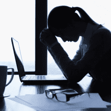 العمل لساعات طويلة يؤثر على الدماغ بشكل كارثي