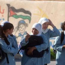 خاص| الاحتلال والإضرابات والأزمات المالية… ثلاثية تضرب التعليم الفلسطيني!