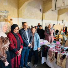 القنصلية الفلسطينية بالإسكندرية تشارك العائلات الفلسطينية في بازار عيد الميلاد