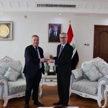 السفير عواد يستعرض الأوضاع في فلسطين خلال لقائه نظيره العراقي ببكين