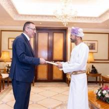 الرويضي يسلم نسخة من أوراق اعتماده لوزير خارجية سلطنة عُمان سفيرا لدولة فلسطين