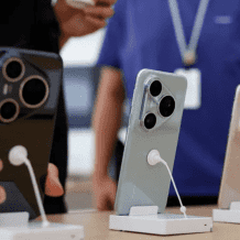 "هواوي" تستعد لإضافة ميزة الاتصال عبر الأقمار الصناعية لهواتفها