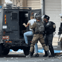 الاحتلال يعتقل ثلاثة مواطنين في خلايل اللوز ببيت لحم