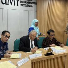 توقيع اتفاقية إنشاء وقفية لجامعة القدس في اندونيسيا