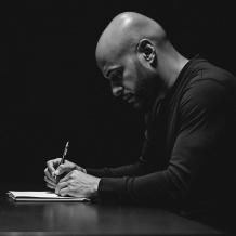 إيهاب غيث.. من كتابة الأغنية وإنتاجها إلى ريادة إخراجها بالذكاء الاصطناعي