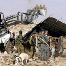 قوات الاحتلال تهدم 8 بركسات وملحقاته في خربة الطويل جنوب نابلس