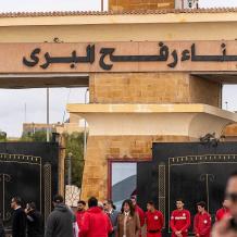 مصر تتمسك بضوابط صارمة لعبور معبر رفح وتضع شروطًا لإعمار غزة