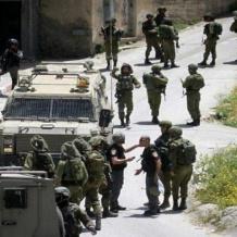 الاحتلال يستدعي وجهاء جنوب الخليل ويهدد بمواصلة عدوانه