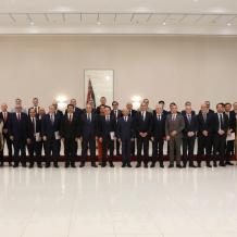 الشيخ يعقد اجتماعاً موسعاً مع سفراء دول عربية وغربية وبعثات دولية لبحث التصعيد الإسرائيلي