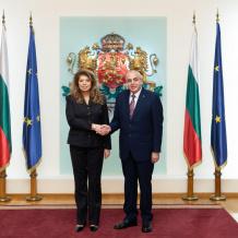 السفير الآغا يقدم أوراق اعتماده إلى رئيسة جمهورية بلغاريا