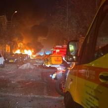 حرب وغارات على إيران ورشقات صاروخية تستهدف إسرائيل وقواعد أميركية بالخليج