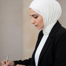 حين يتغير الخطاب في الجزيرة: كيف تعيد القناة صياغة الحرب وفق الجغرافيا السياسية؟