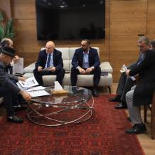 حجاوي يبحث مع بلدية المزرعة الشرقية إجراءات حماية أراضي العاصور من انتهاكات الاحتلال