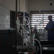 خاص| مخاطر توقف مولدات المستشفيات في غزة تهدد مئات المرضى.. تحذيرات من كارثة صحية وشيكة