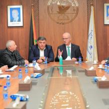 مؤسسات نابلس تحذّر من  أزمة مالية خانقة تهدد مستشفى النجاح الوطني الجامعي