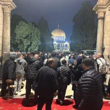 رغم إجراءات الاحتلال المشددة: 3000 مصل يؤدون صلاة الفجر في "الأقصى"