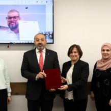 النيابة العامة ومؤسسة "أرض الإنسان" السويسرية توقعان مذكرة تعاون لتعزيز منظومة عدالة الأطفال في فلسطين