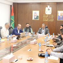 مقبل يترأس الاجتماع الدوري الـ 17 للجنة الفنية المنبثقة عن اللجنة الوزارية للاعمال الطارئة