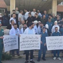 لوّحت بالإغلاق الشامل.. نقابة الأطباء تصدر بياناً تحذيرياً بشأن الاعتداءات على الكوادر الطبية