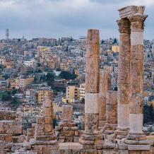 2.17 مليار دولار الدخل السياحي للأردن منذ مطلع العام وبانخفاض 10.4%