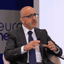 وزارة المالية تعلن موعد ونسبة صرف رواتب الموظفين
