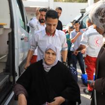 غزة.. إجلاء 79 مريضا ومرافقا للعلاج بالخارج عبر معبر رفح