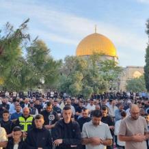 140 ألف مصلٍ يؤدون صلاة عيد الأضحى في المسجد الأقصى رغم تضييقات الاحتلال