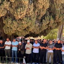 65 ألفا يؤدون الجمعة في المسجد الأقصى (فيديو وصور)