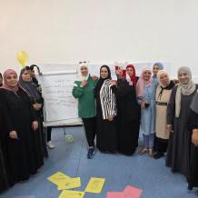 طالبة من جامعة بيرزيت تطلق مبادرة “بكفي نكنس العنف تحت السجادة” لتعزيز الوعي بمخاطر العنف
