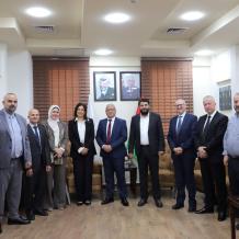بالتعاون مع غرفة التجارة والصناعة.. بورصة فلسطين تختتم جولتها الميدانية للشركات الرائدة في الخليل