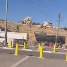 الاحتلال يعتقل عددا من العمال على حاجز عسكري جنوب القدس