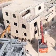 الاحتلال يهدم منزلا وبناية سكنية في كفر عقب شمال القدس
