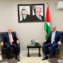 الوزير قنديل يلتقي وزير الاقتصاد ويبحثان تعزيز التعاون لدعم القطاع الاقتصادي