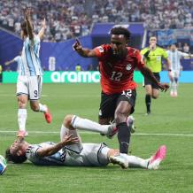 "التانغو" ينجو من فخ "الفراعنة".. ريمونتادا أرجنتينية قاتلة تبدد حلم مصر في مونديال 2026