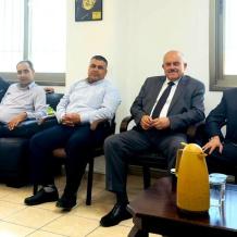 كهرباء طوباس تبحث مع وزير الحكم المحلي ملف ديون المجالس المحلية