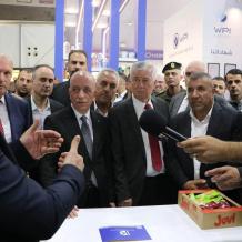 وزير الصناعة يفتتح فعاليات النسخة السابعة من معرض الغذاء في فلسطين 2026