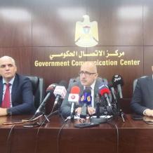 وزير المالية: استمرار صرف 50% من الرواتب حتى نهاية العام.. والأسبوع المقبل يشهد انفراجاً في أزمة المحروقات