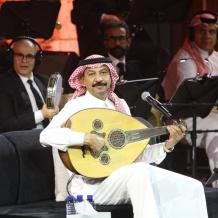 صور | عبادي الجوهر يطرب الجمهور في أول ظهور بمهرجان جرش