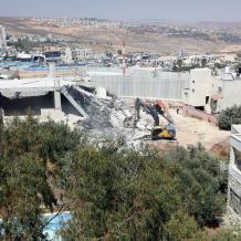 الاحتلال يهدم منزلا قيد الانشاء ومزرعة في كفر مالك شرق رام الله