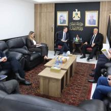وزير الداخلية يبحث مع مدير مكتب مكافحة المخدرات وإنفاذ القانون (INL) تعزيز التعاون في دعم قطاع الأمن