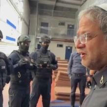 بن غفير يقتحم سجن النقب ويأمر بمصادرة ملابس الأسرى والمصاحف